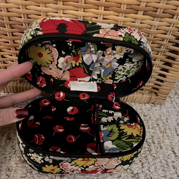 Vera Bradley Travel Jewelry Case! - Picture 1 of 7